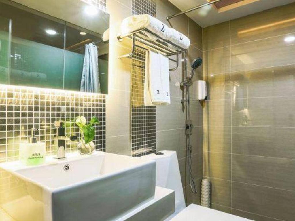 Hotel Zhotels Meilongzhen Plaza West Nanjing Road Branch